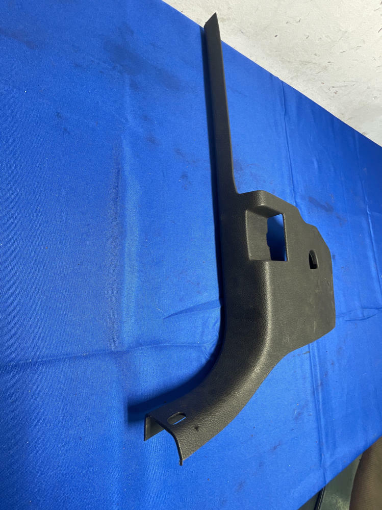 2010-14 Ford Mustang Driver Kick Panel 160 – Blu Auto Parts