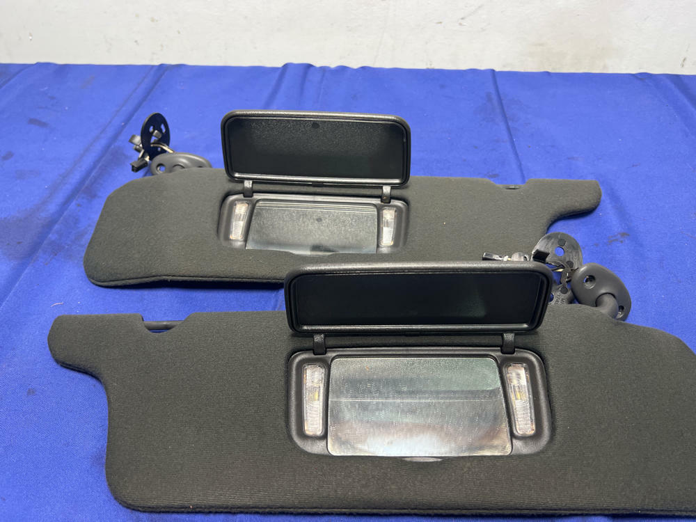 1999-04 Ford Mustang Coupe Dark Charcoal Interior Sunvisors Pair 122 