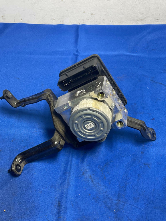 2018-23 Ford Mustang ABS Module 2100 Miles 168