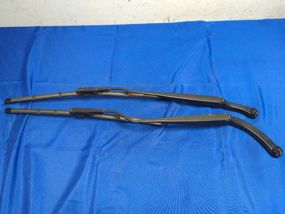 2015-17 Ford Mustang GT 5.0 Coyote Wiper Arms 172