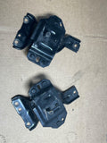 1999-04 Ford Mustang GT V8 Engine Mounts 189