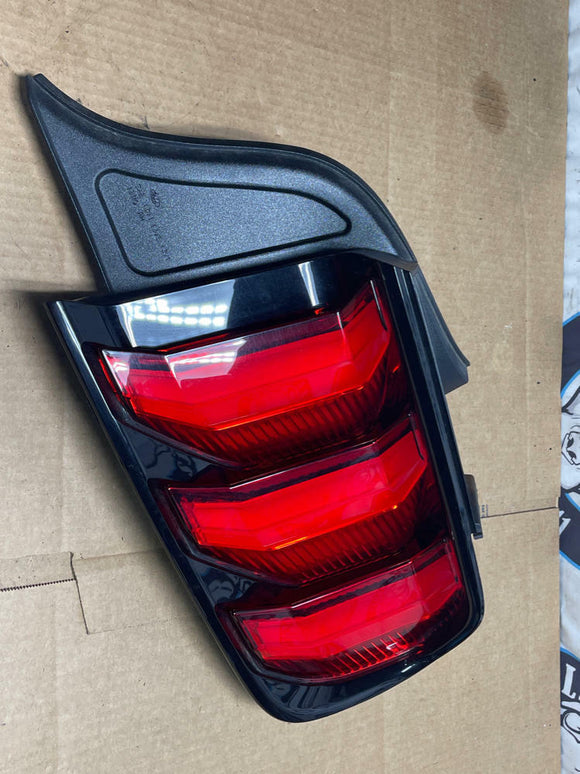 2018-23 Ford Mustang GT Passenger RH Tail Light Assembly 194