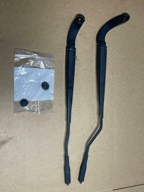 2018-23 Ford Mustang GT Wiper Arms Pair 206