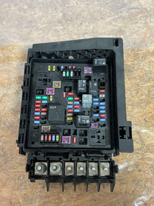 2016-23 Chevrolet Camaro SS 38k Miles Fuse Box OEM 199