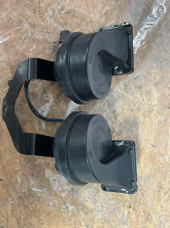 2016-23 Chevrolet Camaro SS OEM Exterior Horns Pair 199