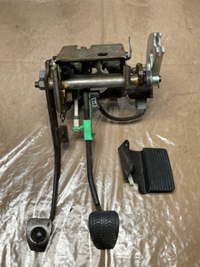 1999-04 Ford Mustang GT SVT Pedal Assembly 5 6 Speed 233