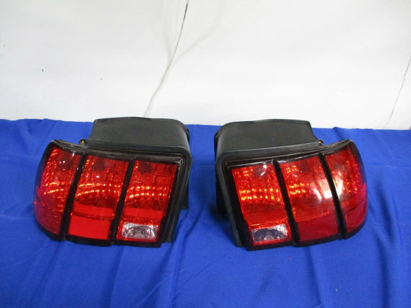 1999-04 Ford Mustang Tail Lights 047