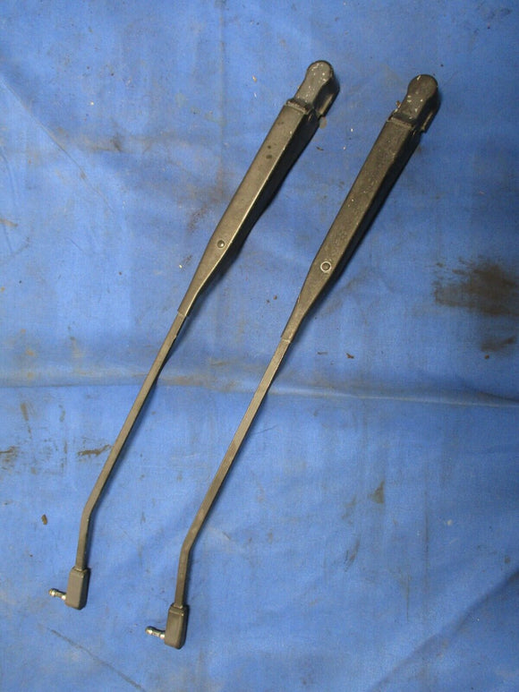 1987-93 Ford Mustang Wiper Arms 062