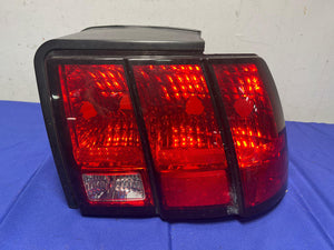 1999-04 Ford Mustang Passenger Tail Light OEM Factory 116